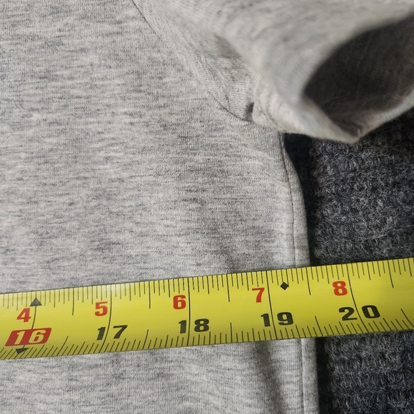 Lacoste Mens Short Sleeve Caviar Croc Regular Fit V Neck T-Shirt Basic Tee Sz M - Picture 8 of 10